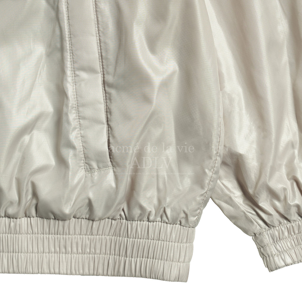 アクメドラビ(acme' de la vie) GLOSSY WOVEN SET-UP JACKET BEIGE