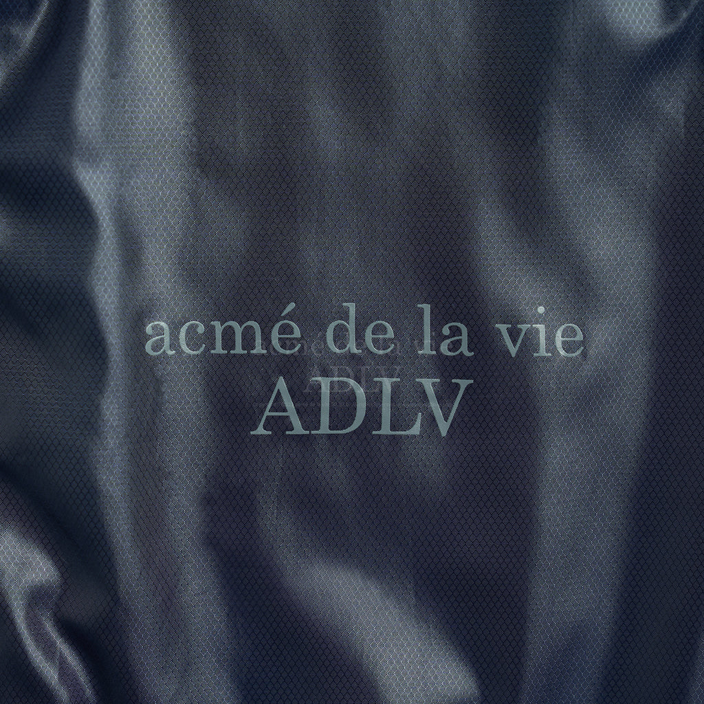 アクメドラビ(acme' de la vie) GLOSSY WOVEN SET-UP JACKET NAVY