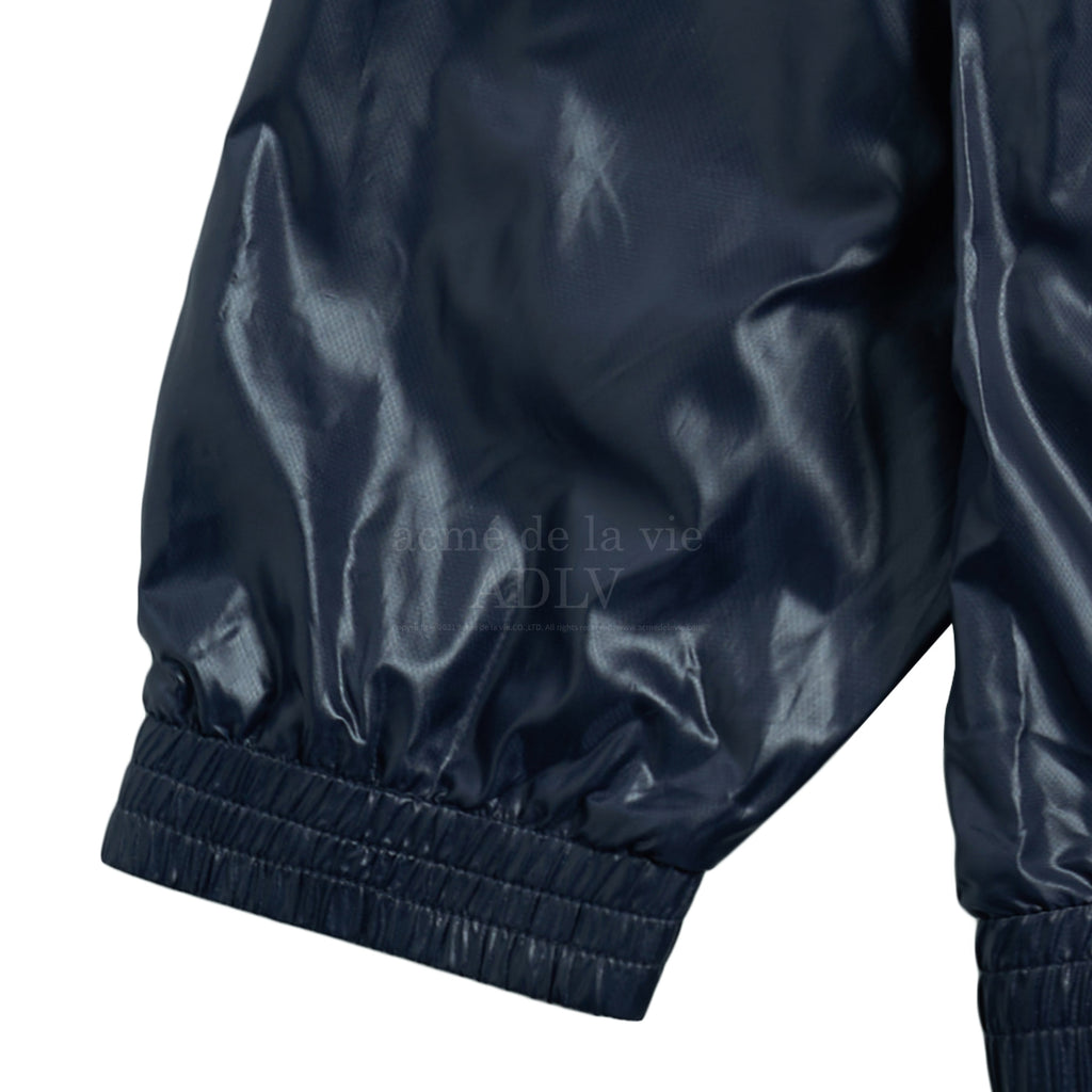 アクメドラビ(acme' de la vie) GLOSSY WOVEN SET-UP JACKET NAVY