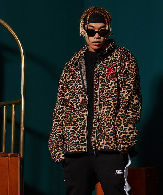 シディスコンマ(SHETHISCOMMA) LEOPARD FLEECED JACKET