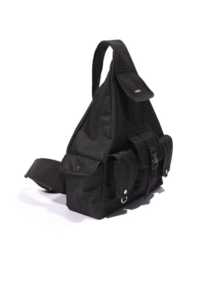 オウェンド(A-WENDE) TECH SLING BAG