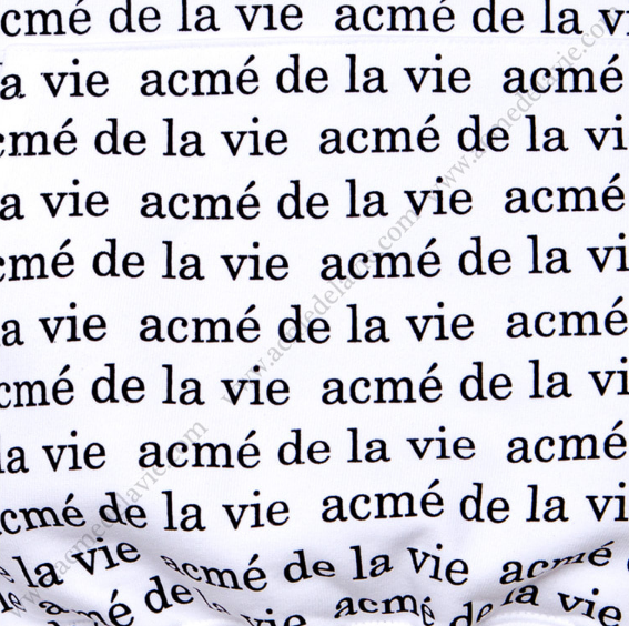 アクメドラビ(acme' de la vie) ADLV WHITE HOODIE LETTERING PATTERN