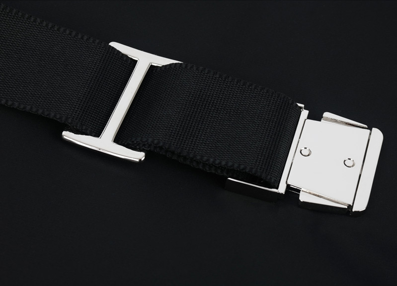 ドルム (Do'LM) Silver Buckle Messenger Bag
