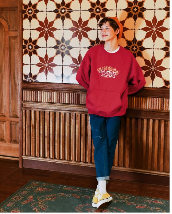 ダブルユーブイプロジェクト(WV PROJECT) WE CAN BE HERO SWEATSHIRTS RED JJMT7236