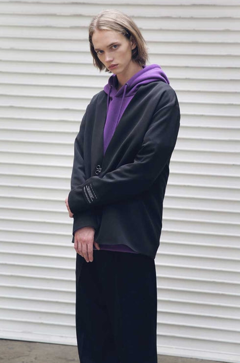 メスノウン(MASSNOUN) COLLARLESS HOOK JACKET MFEJK003-BK