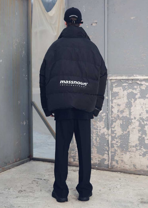 メスノウン(MASSNOUN) SL LOGO REFLECTIVE OVERSIZED PADDING JUMPER MFEPD001-BK