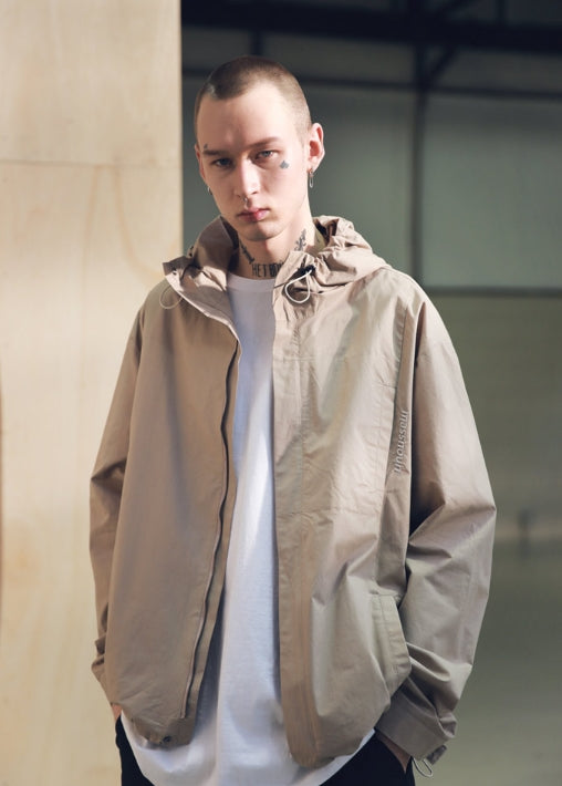 メスノウン(MASSNOUN) SL LOGO POCKET STRING JACKET MSNJK001-BG
