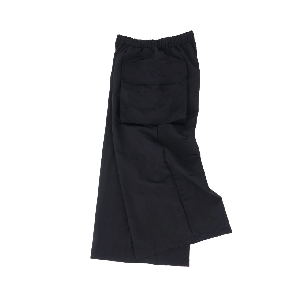 ドルム (DoLM)Nylon Big Pocket Wide Pants
