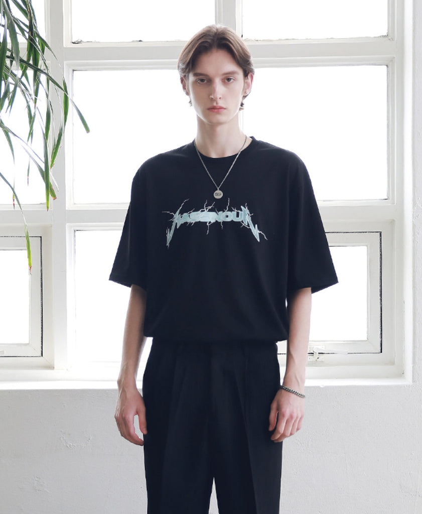 マスノウン(MASSNOUN) ADAPT LOGO OVERSIZED T-SHIRTS MSNTS007-BK