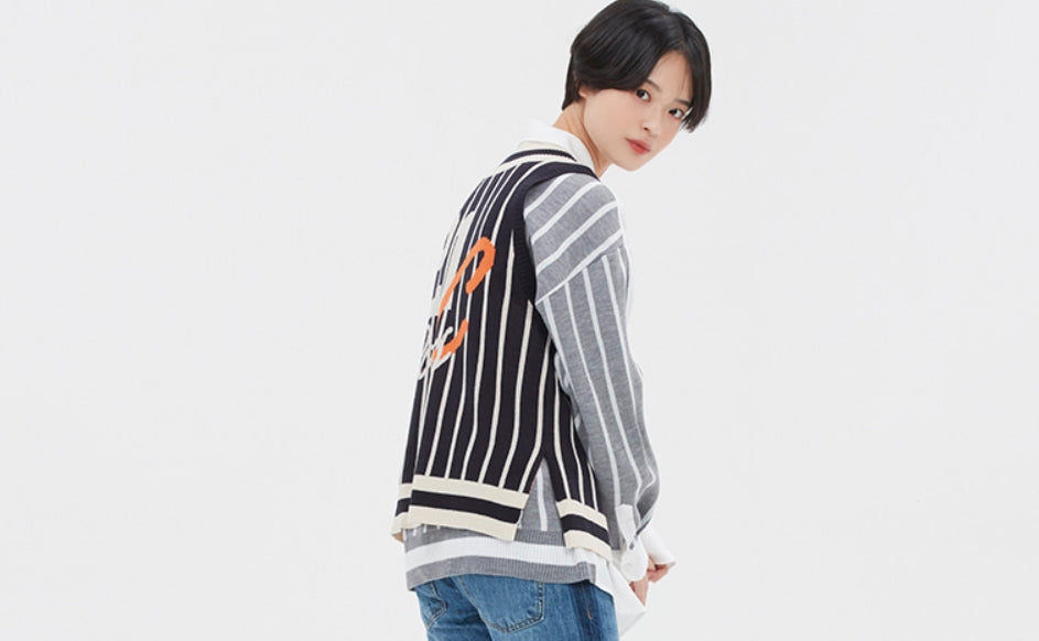 ロマンティッククラウン(ROMANTIC CROWN) V NECK STRIPE VEST_NAVY