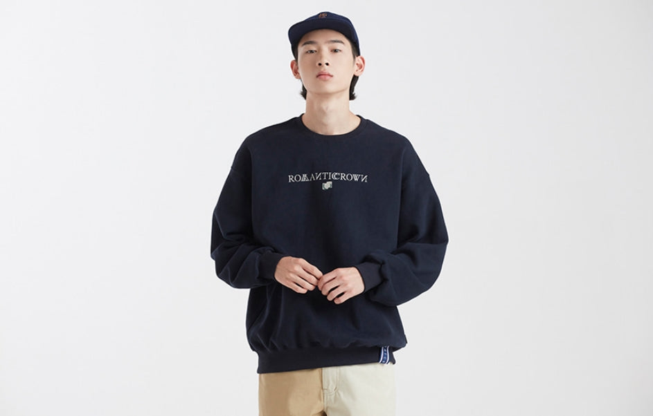 ロマンティッククラウン(ROMANTIC CROWN)RMTCRW LOGO SWEATSHIRT_NAVY