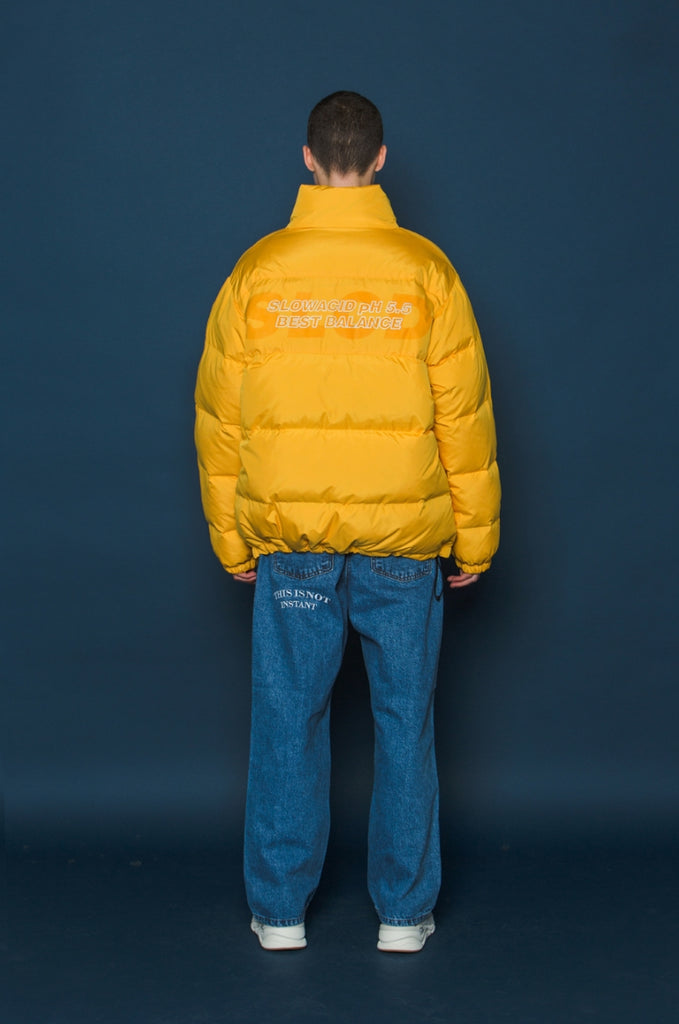 スローアシッド(SLOW ACID)   Scotch Line Logo Down Jumper (YELLOW)