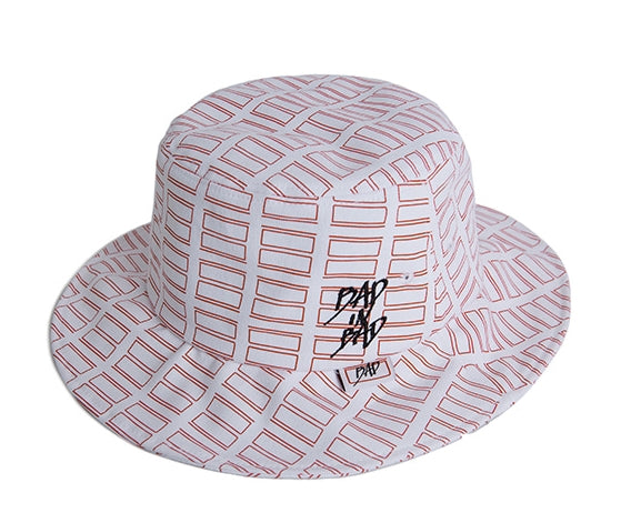 ベドインベド(BADINBAD) Tabs Logo bucket hat_White