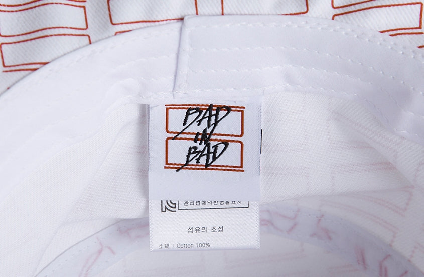 ベドインベド(BADINBAD) Tabs Logo bucket hat_White