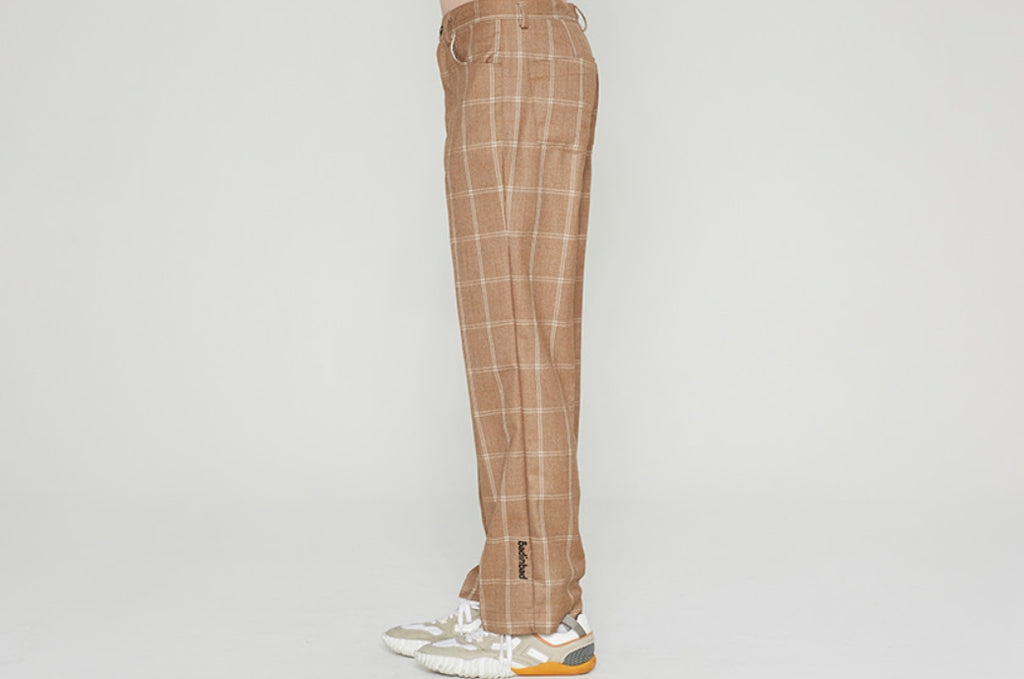 ベドインベド(BADINBAD) POINT LOGO CHECK SLACKS_BROWN
