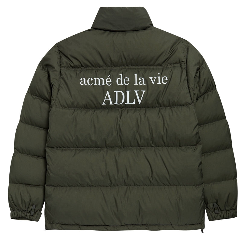 アクメドラビ(acme' de la vie) ADLV OVERSIZED SHORT PADDING KHAKI