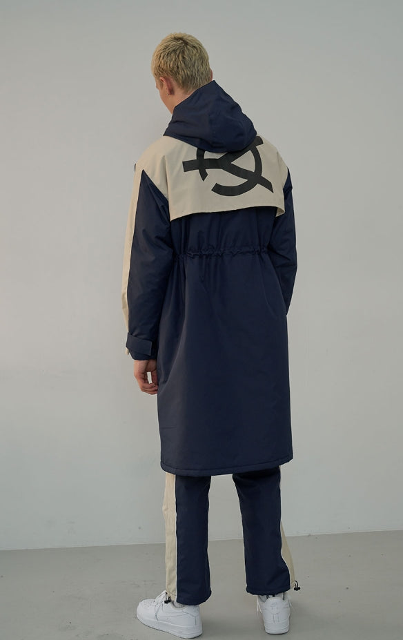 オーワイ(OY) LOGO BLOCK LONG PARKA-NAVY