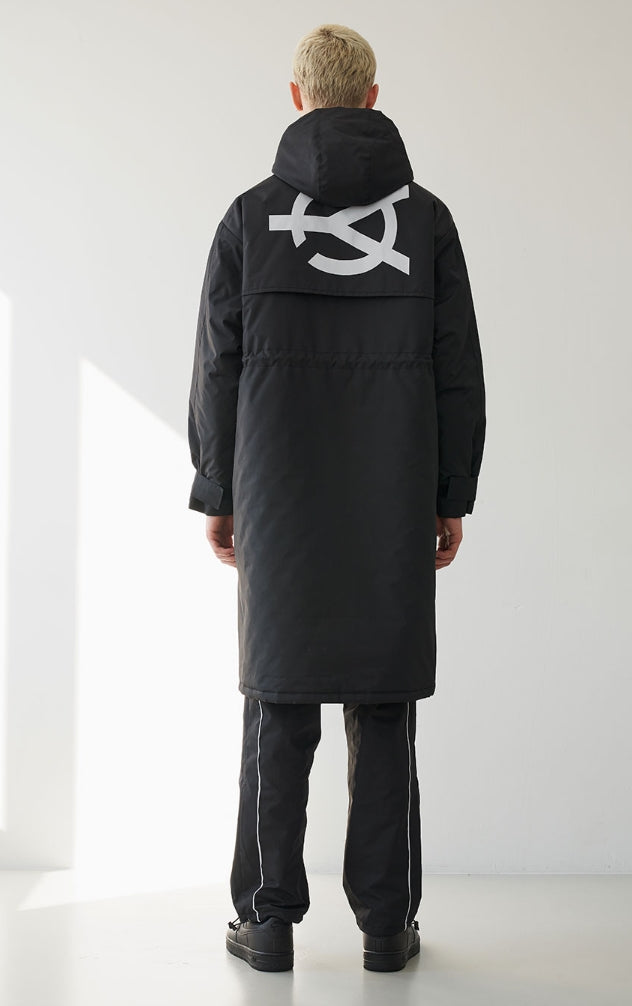 オーワイ(OY) LOGO BLOCK LONG PARKA-BLACK