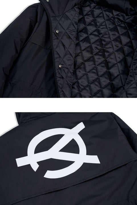 オーワイ(OY) LOGO BLOCK LONG PARKA-BLACK