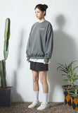 セイントペイン(SAINTPAIN)  SP PIGMENT VRTN LOGO CREW NECK-GRAY