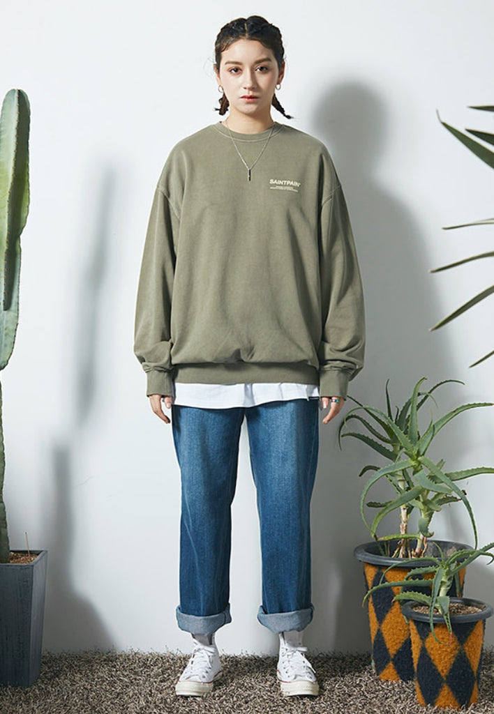 セイントペイン(SAINTPAIN)  SP PIGMENT VRTN LOGO CREW NECK-KHAKI