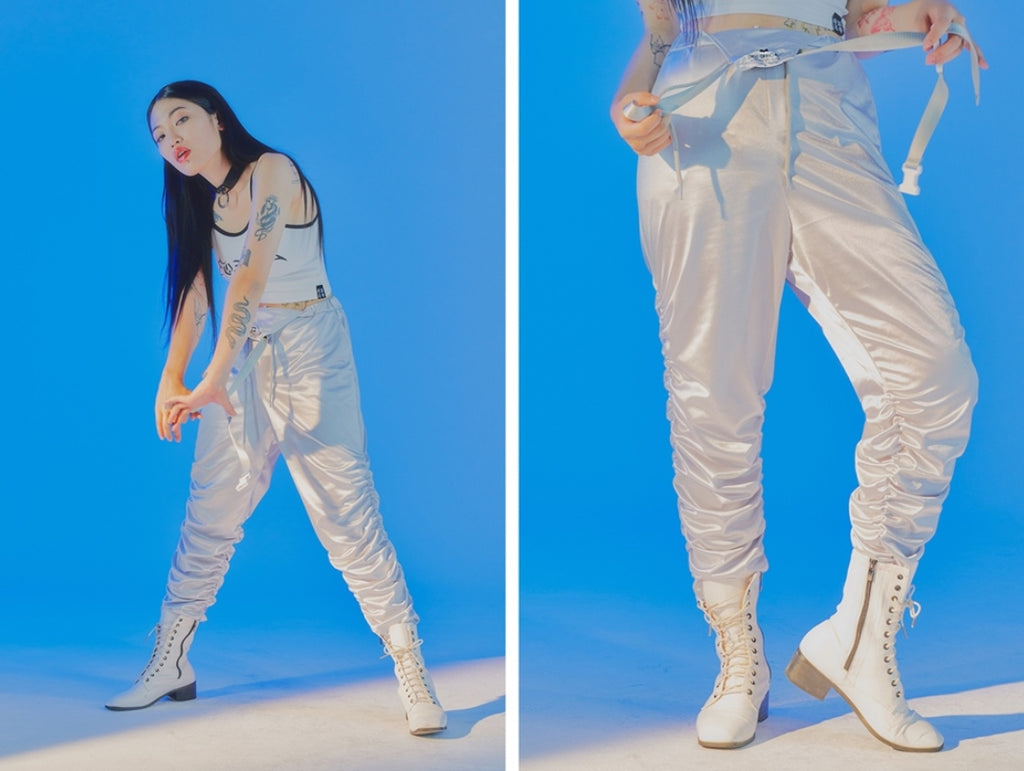 オージーオーディー(OZOD) SATIN GATHER PANTS_SILVER