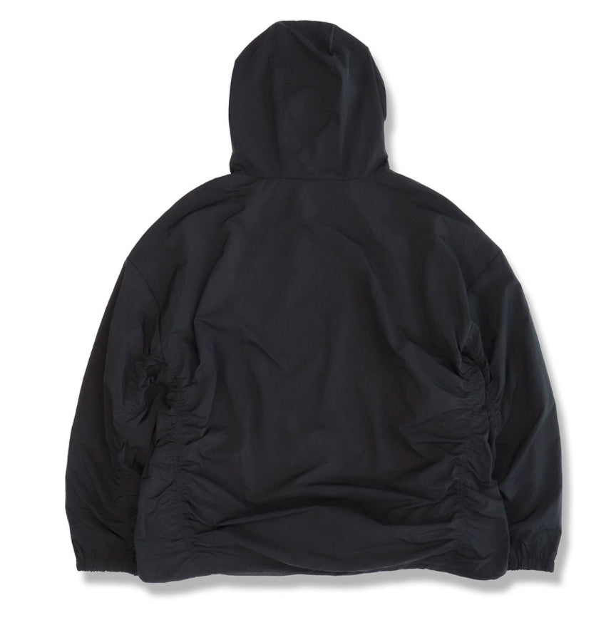 オーワイ(OY) 	LOGO SHIRRING ANORAK JACKET-BLACK