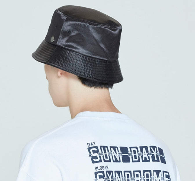 ロマンティッククラウン(ROMANTIC CROWN) LAUREL LOGO BUCKET HAT_BLACK