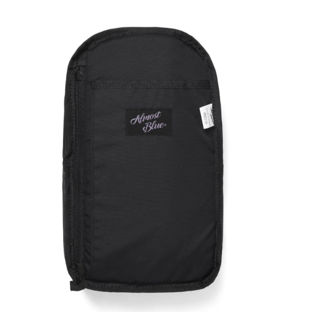 オルモストブルー(Almost Blue) RUBBER LOGO SLING BAG