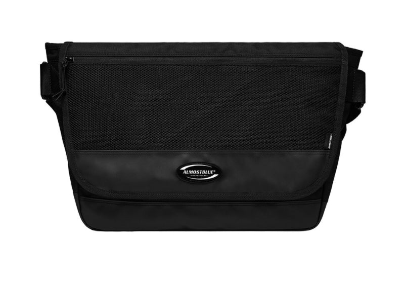 オルモストブルー(Almost Blue) RUBBER LOGO MESSENGER BAG