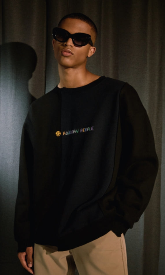 ORDINARY PEOPLE(オーディナリーピープル) SMILE PATCH LOGO NAVY SWEATSHIRTS