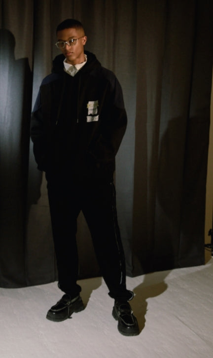 ORDINARY PEOPLE(オーディナリーピープル) DESTROYED SIDE BAND POINT BLACK SWEATPANTS