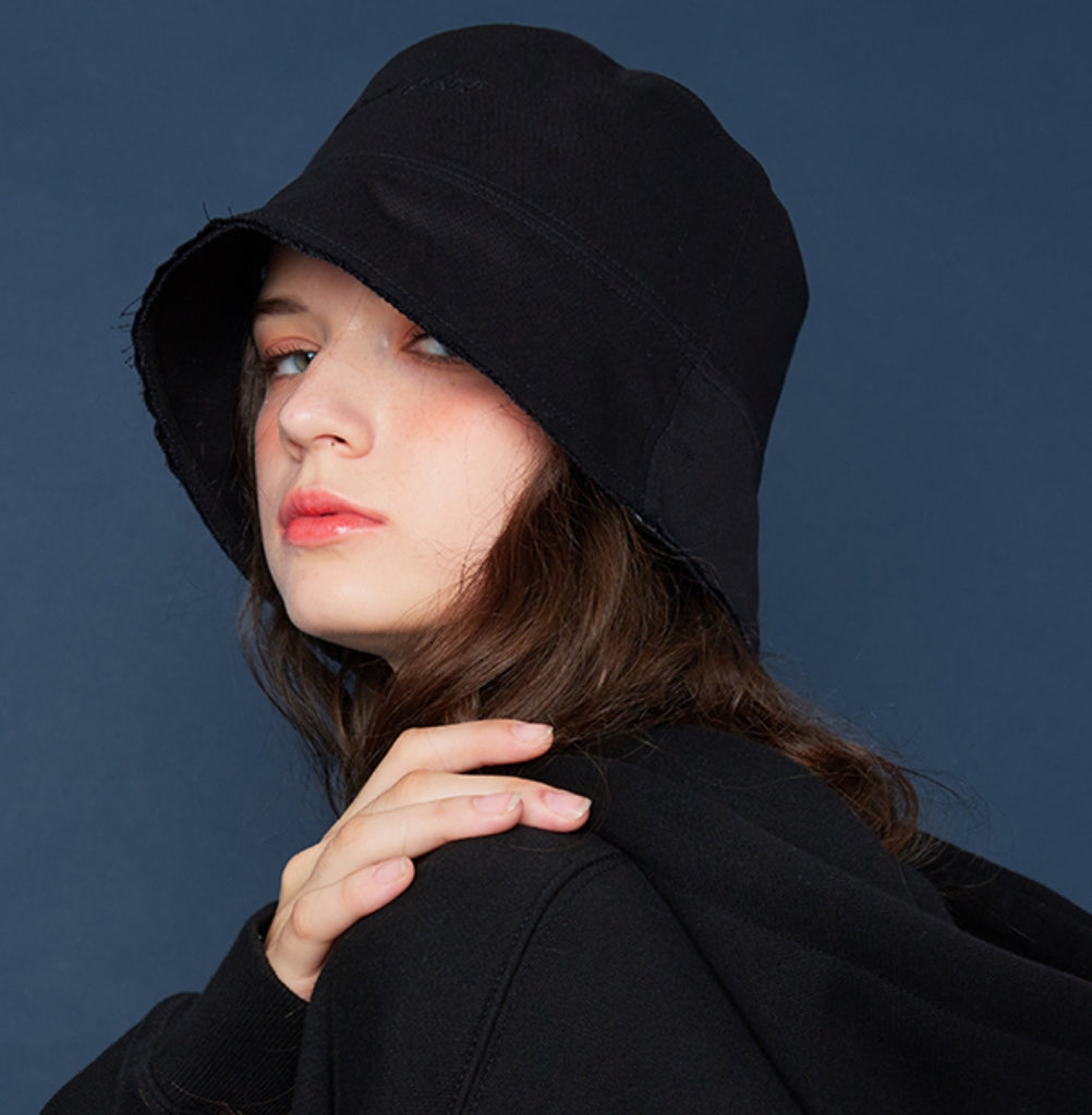 スローアシッド(SLOW ACID) Lettering Cutting Bucket Hat (BLACK/BLACK)
