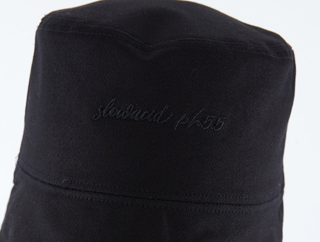 スローアシッド(SLOW ACID) Lettering Cutting Bucket Hat (BLACK/ORANGE)