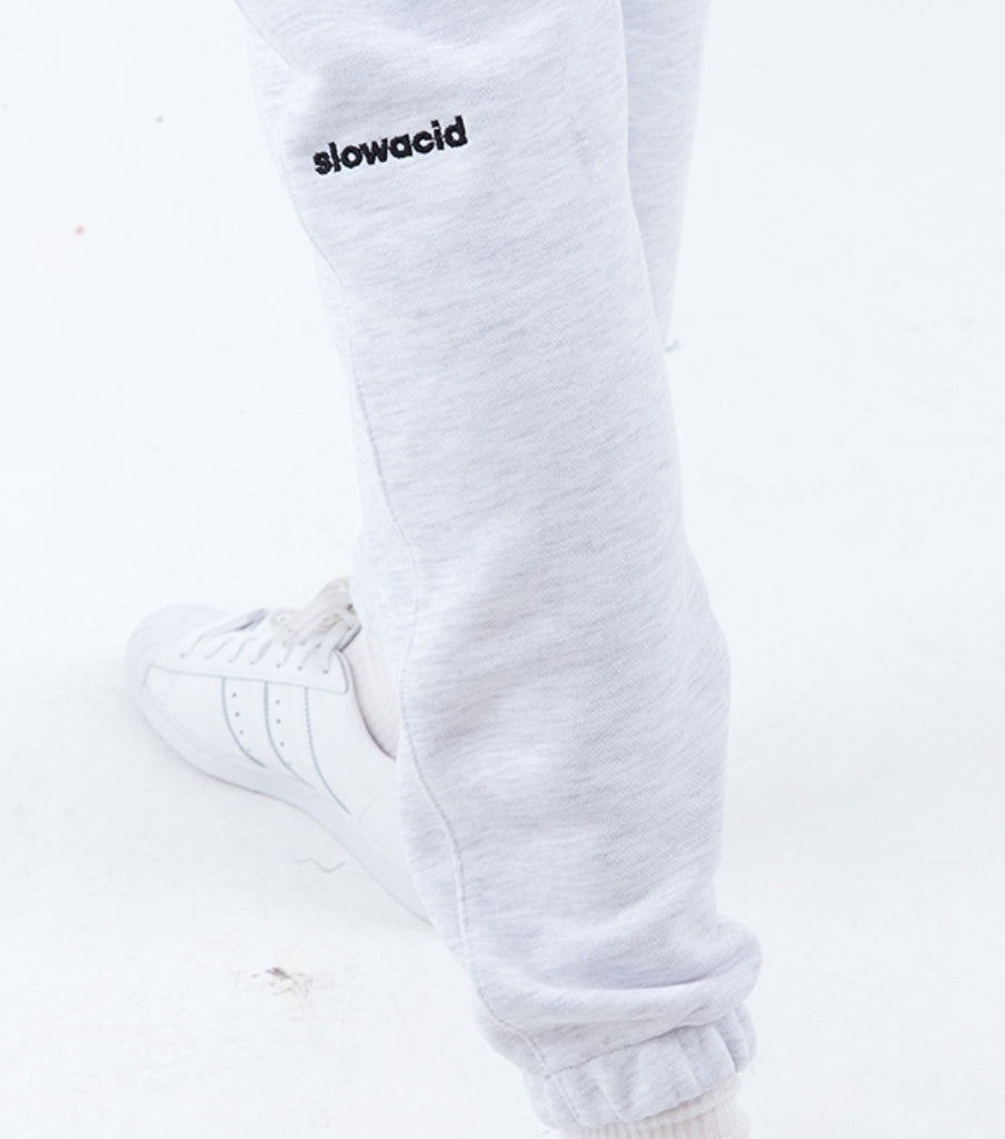 スローアシッド(SLOW ACID)    Signature Logo Sweat pants (MELANGE WHITE)