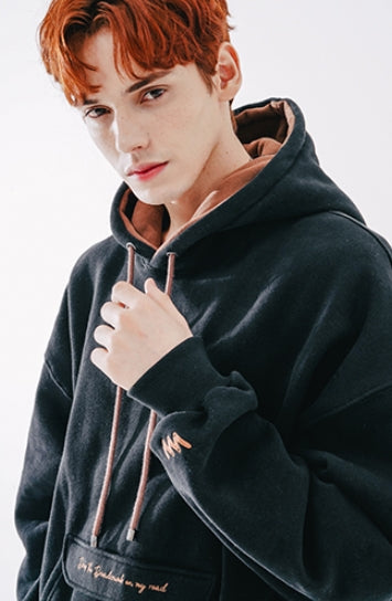 ダブルユーブイプロジェクト(WV PROJECT) Twin pocket hooded black JJHD7438