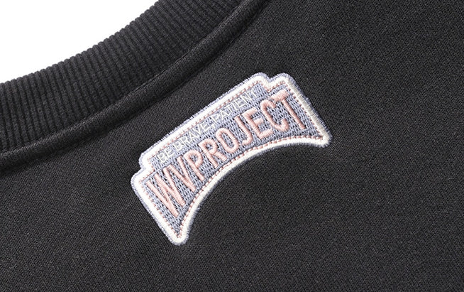 ダブルユーブイプロジェクト(WV PROJECT) Baker Emblem Sweatshirt Black JJMT7409
