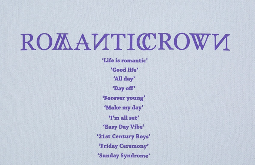 ロマンティッククラウン(ROMANTIC CROWN)  RMTCRW SLOGAN SWEAT SHIRT_SKY BLUE