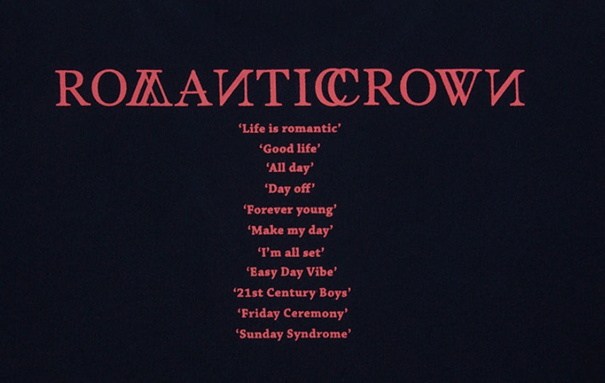 ロマンティッククラウン(ROMANTIC CROWN) RMTCRW SLOGAN SWEAT SHIRT_NAVY