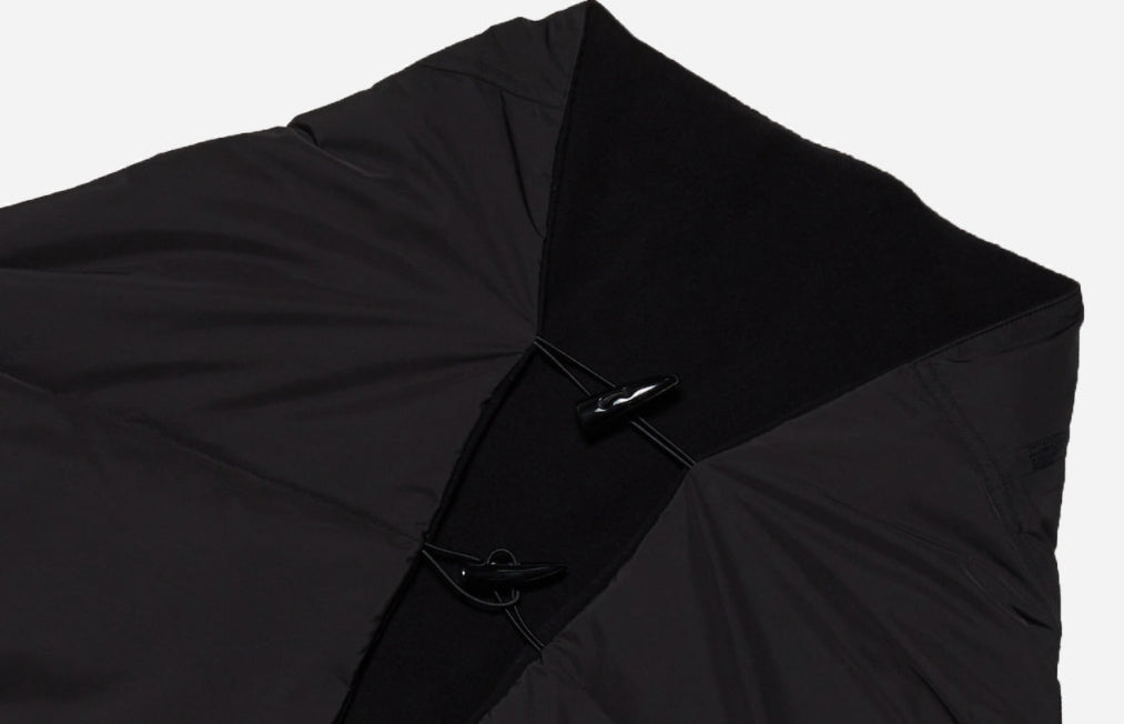 アクメドラビ(acme' de la vi)  ADLV PACKABLE BLANKET BLACK