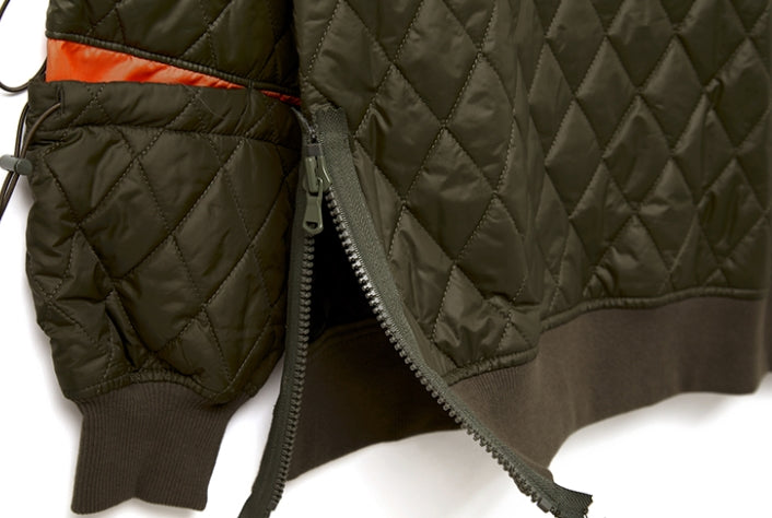 MMIC(エムエムアイシー) MULTI STRING QUILTED PULLOVER OL