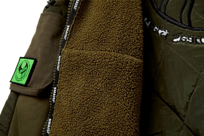 MMIC(エムエムアイシー) HALF QUILTED ZIP-UP HOODIE KH W