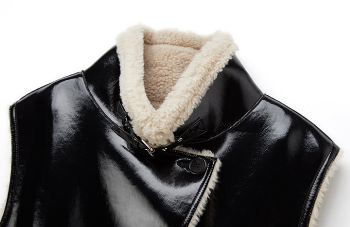 MMIC(エムエムアイシー) ENAMEL MOUTON VEST BG