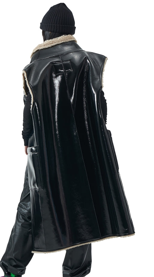 MMIC(エムエムアイシー) ENAMEL MOUTON VEST BG