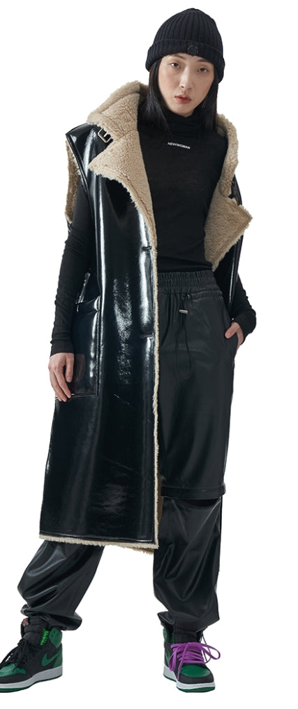 MMIC(エムエムアイシー) ENAMEL MOUTON VEST BG