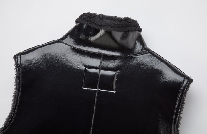 MMIC(エムエムアイシー) ENAMEL MOUTON VEST BK