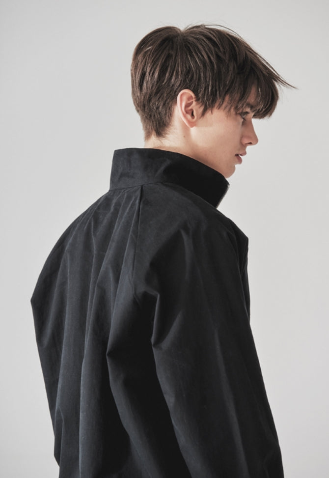 KND(ケイエンド) PEACH SKIN UTILITY POCKET ANORAK BK