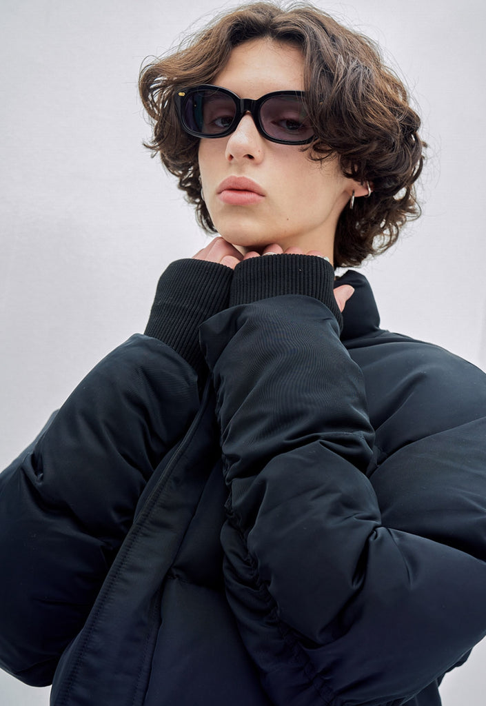 オーワイ(OY) LOGO SHIRRING PADDING- BLACK