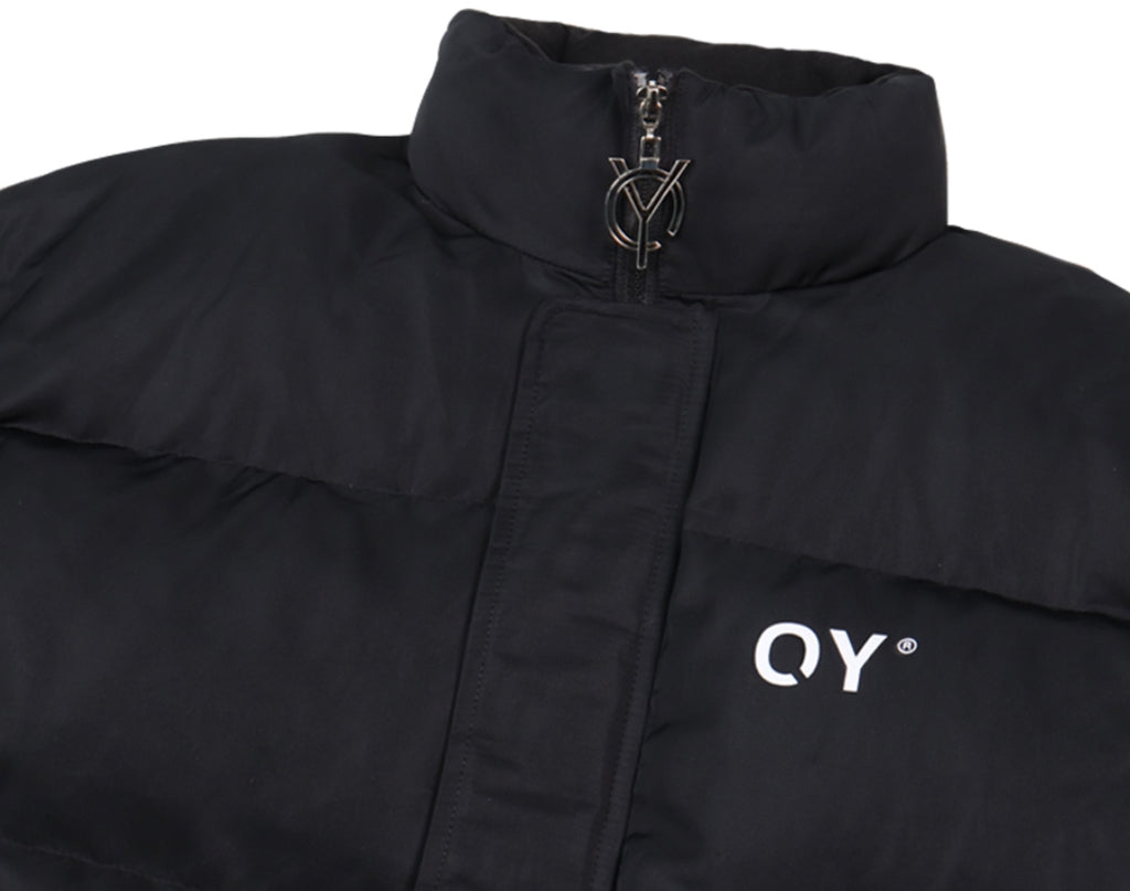 オーワイ(OY) LOGO SHIRRING PADDING- BLACK