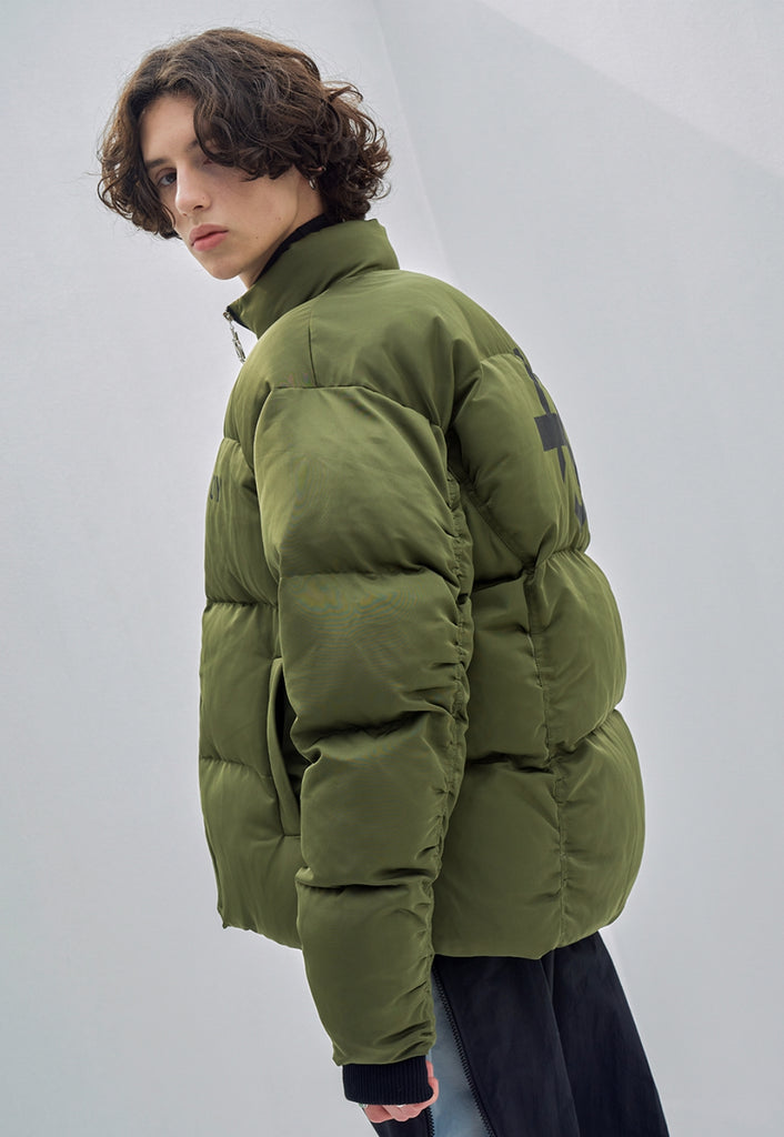 オーワイ(OY) LOGO SHIRRING PADDING- KHAKI